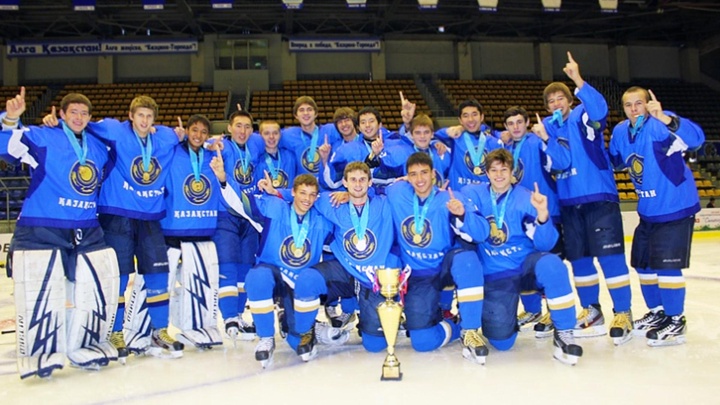Хоккейден Әлем чемпионатына баратын Қазақстан жастар құрамасының тізімі белгілі болды