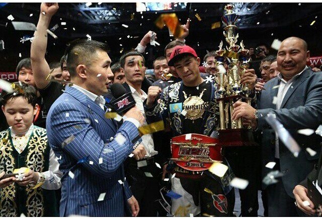 Kunlun Fight. Бейбіт Назаров пен Қазыбек Әшімов аралас жекпе-жектен Әлем чемпионы атанды