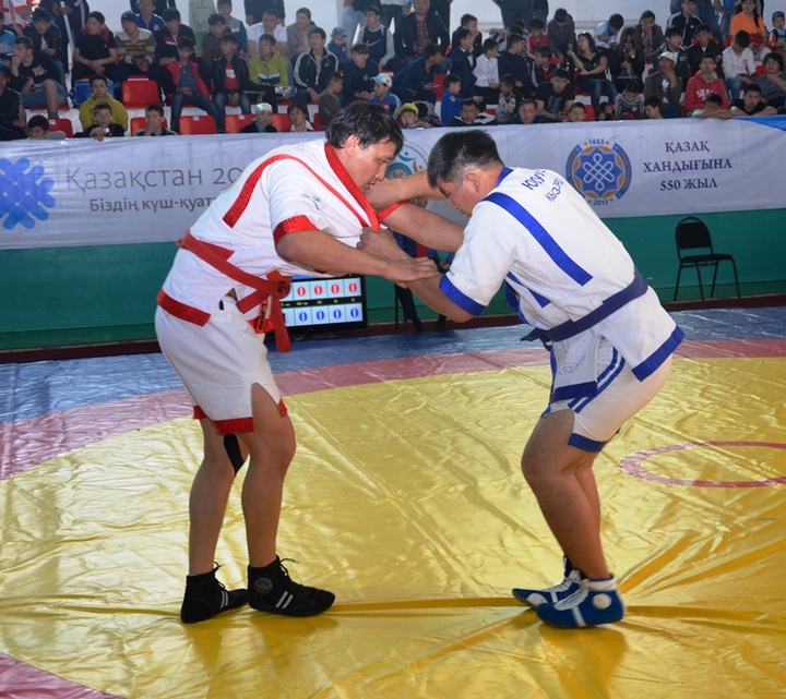 Алтын белбеу. Нұрым Сәлімгереев «Сыр Барысы» атанды 