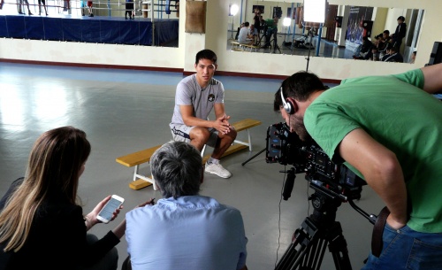 Боксшы Жәнібек Әлімханұлы CNN телеарнасының бағдарламасына қатысты