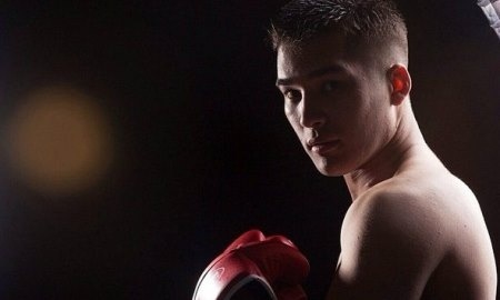 Роман Жайлауов Луандо Жаконы бірінші раундта нокаутқа түсіріп, 15-ші жекпе-жегінде жеңіске жетті