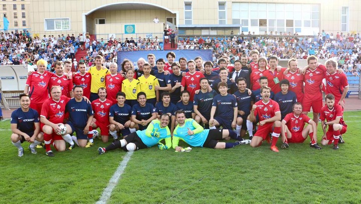 Қазақстан және Ресей әншілері «Астана кубогы» үшін футболдан сынға түсті