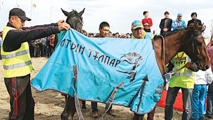 Жамбылдық Ақжол Жұматай «Алтын тұлпар» аламан бәйгесiнде үздік шықты 