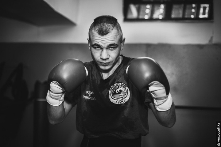 Бүгін «Kazsport» қазақстандық кәсіпқой боксшылар Әмір Түлеуов пен Артём Бацуновтың жекпе-жегін көрсетеді