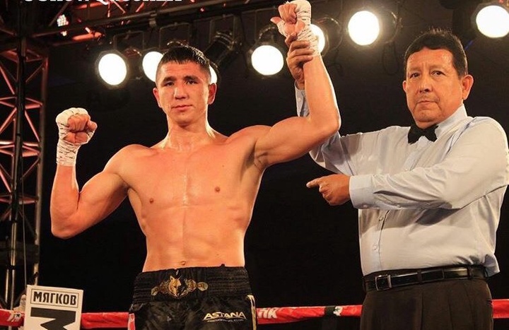 Мадияр Әшкеев кәсіпқой рингтегі алғашқы жекпе-жегінде жеңіске жетті