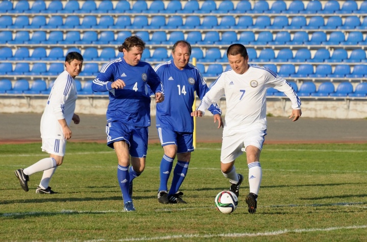 Қазақстан футболының ардагерлері журналистермен жолдастық матч өткізеді