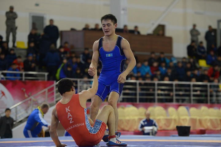 «Kazsport» телеарнасы күрес түрлерінен Қазақстан чемпионатын көрсетеді