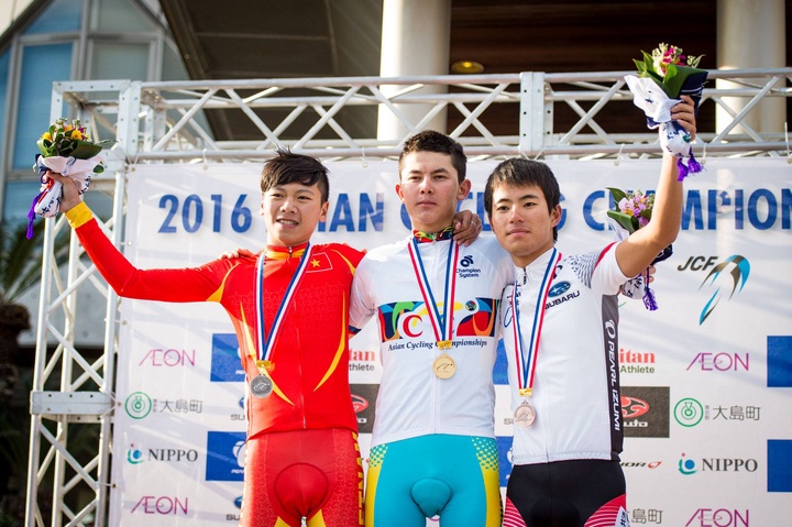 Велошабандоз Дінмұхамед Ұлысбаев шосседегі топтық жарыстан жасөспірімдер арасында Азия чемпионы атанды