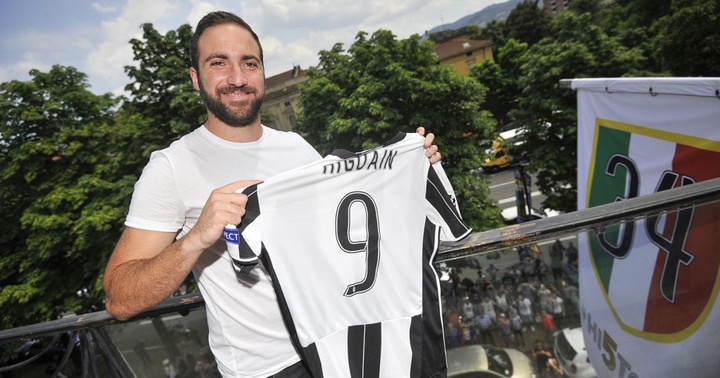 «Ювентус» құрамына шабуылшы Гонсало Игуаин қосылды