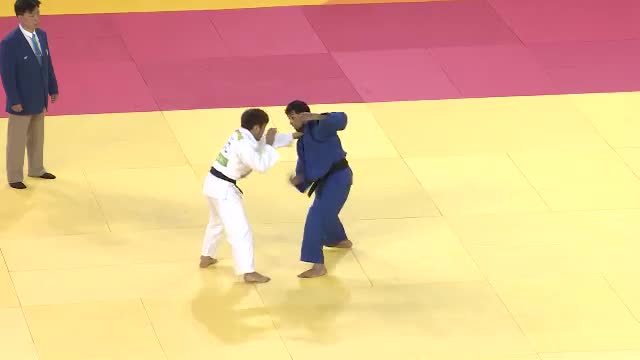 Елдос Сметовтың алғашқы белдесуінің бейнесі кешірек көрсетіледі