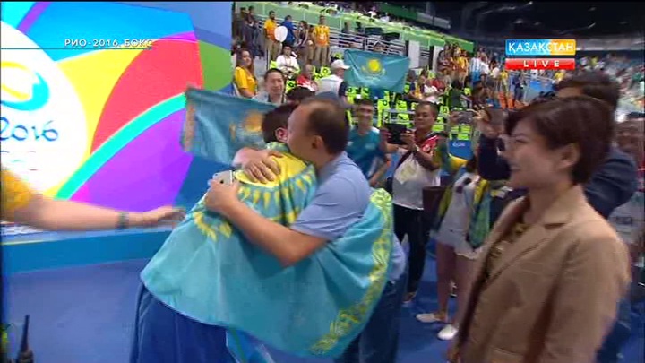 Данияр Елеусінов қазақтың көк туын Риода желбіретті (ВИДЕО)