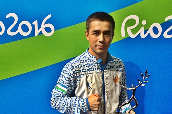 Өзбекстандық боксшы Хасанбай Дусматов Рио Олимпиадасында Вэл Баркер кубогын алды