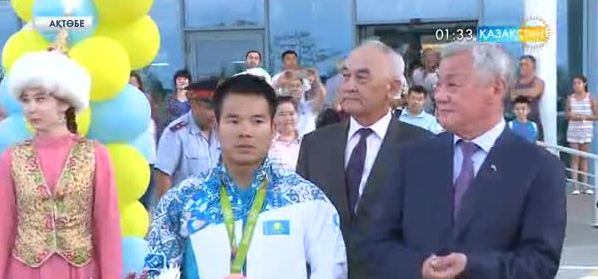 Жерлестері Фархад Харкиді қошеметпен күтіп алды (ВИДЕО)