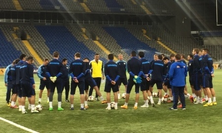 Футболдан Қазақстан және Польша ұлттық құрамаларының бастапқы құрамдары