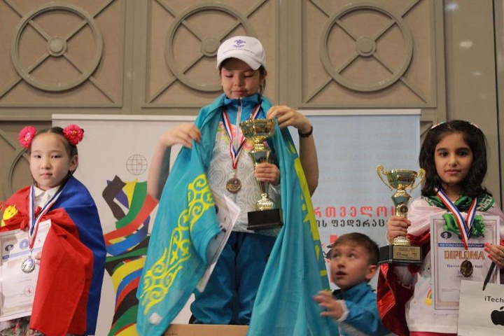 8 жастағы қазақ қызы Айша Закирова шахматтан әлем чемпионы атанды