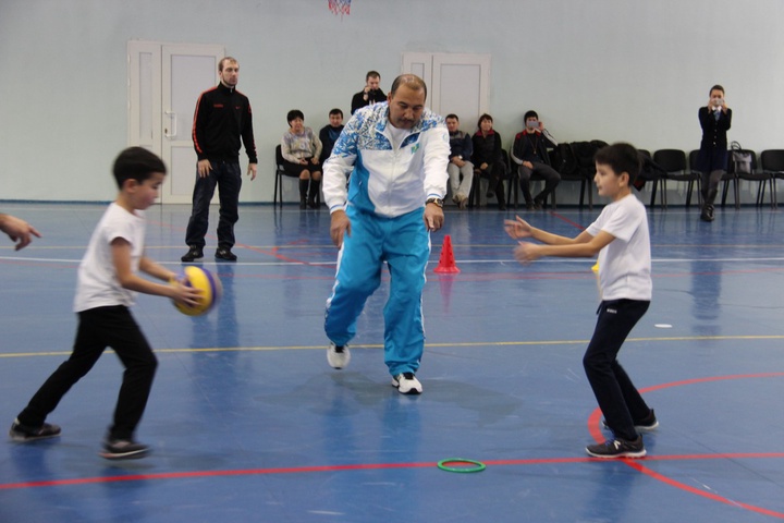 Олимпиада чемпиондары Ермахан Ибраимов пен Валерий Тихоненко «Физкульт-Ура» әлеуметтік жобасының соңғы сабағын жүргізді