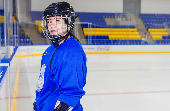 XXVIII Дүниежүзілік қысқы Универсиадада өнер көрсететін шайбалы хоккейден Қазақстанның қыздар құрамасы