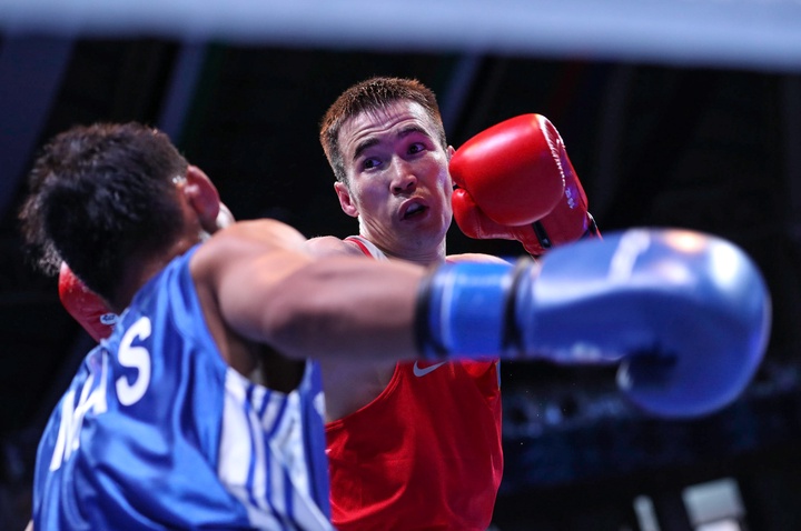 Азамат Исақұлов жартылай финалға жолдама алды