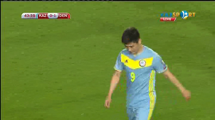 Қазақстан - Дания: Бауыржан Исламханның алаңнан қуулуы (ВИДЕО)